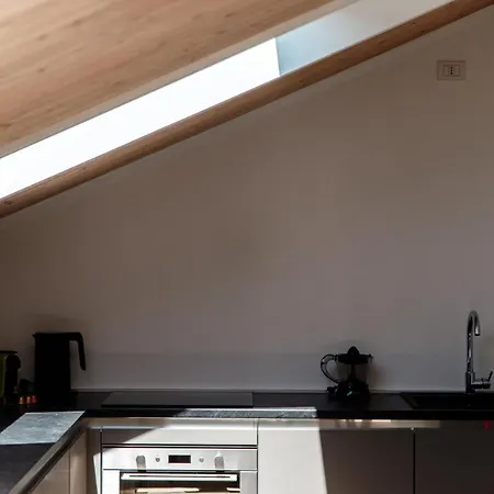 Attic 64 - The House Of Travelers * Côme