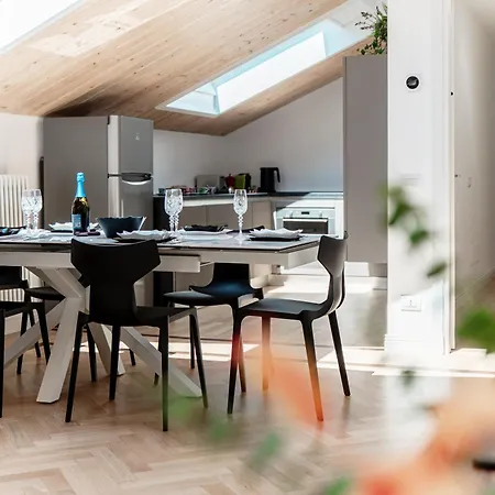 Attic 64 - The House Of Travelers * Côme